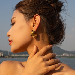 JD designer model 8K gold stainless steel vesarite inlaid black vermiculite bread pattern C -shaped earrings temperament female earrings