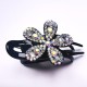 نمط جديد من قصاصات حشائش Rhinestone مع الماس والزهور مقطع أفقي رائع ومشبك الشعر الأنيق من ثلاثة أسنان للنساء نمط جديد من قصاصات حشائش Rhinestone مع الماس والزهور مقطع أفقي رائع ومشبك الشعر الأنيق من ثلاثة أسنان للنساء