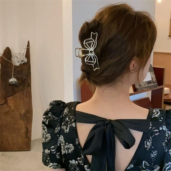 مقطع شعر القوس الفضي للنساء لظهر رأس النساء مقطعًا كبيرًا كبيرًا لمقطع سمك القرش البسيط الجديد في عام 2022 مقطع شعر القوس الفضي للنساء لظهر رأس النساء مقطعًا كبيرًا كبيرًا لمقطع سمك القرش البسيط الجديد في عام 2022