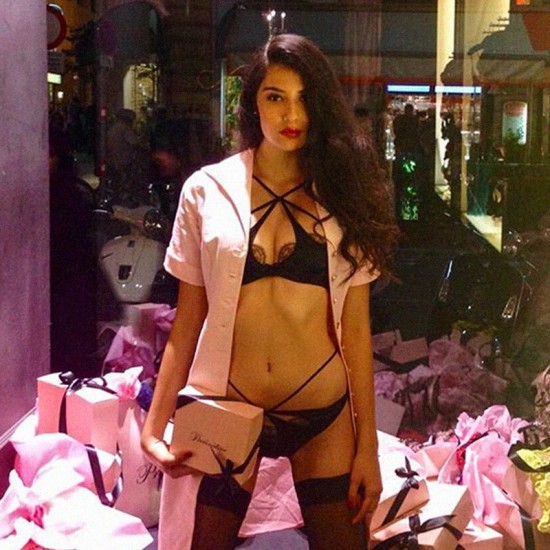 ملابس داخلية مثيرة مع رموش عارية، دانتيل، سلك رفيع ناعم، مجموعة حمالة صدر مع ربط متقاطع ملابس داخلية مثيرة مع رموش عارية، دانتيل، سلك رفيع ناعم، مجموعة حمالة صدر مع ربط متقاطع