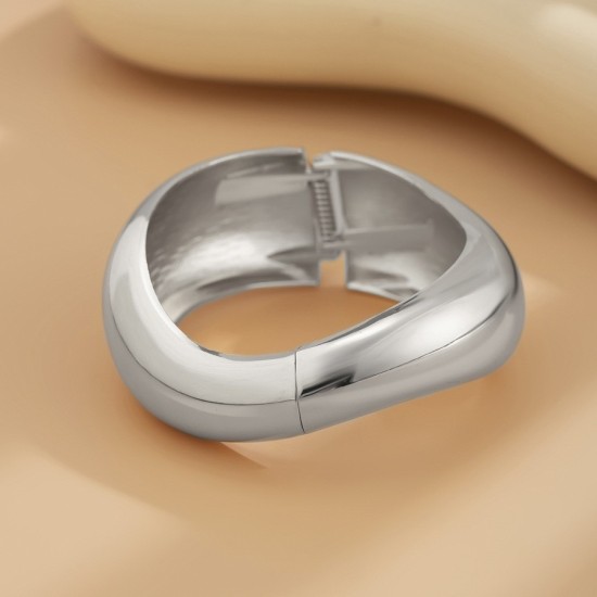 التصميم الأوروبي والأميركي عبر الحدود المعدنية المعدنية غير النظامية لافا الحمم البركانية موضة سوار فتحة مفتوحة للنساء التصميم الأوروبي والأميركي عبر الحدود المعدنية المعدنية غير النظامية لافا الحمم البركانية موضة سوار فتحة مفتوحة للنساء
