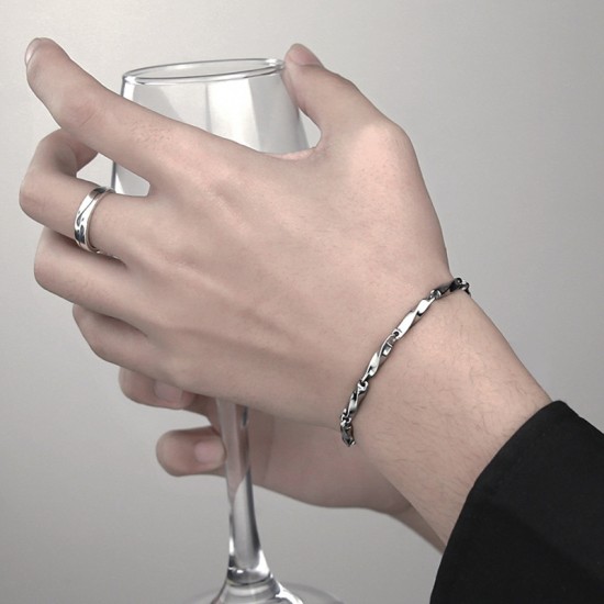 Mobius Ring Titanium Steel Bracelet Hip Hop New Style New Men's Titanium Steel Ins Twist Stick سلسلة جديدة من البذور البذور Mobius Ring Titanium Steel Bracelet Hip Hop New Style New Men's Titanium Steel Ins Twist Stick سلسلة جديدة من البذور البذور