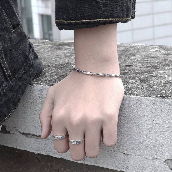 Mobius Ring Titanium Steel Bracelet Hip Hop New Style New Men's Titanium Steel Ins Twist Stick سلسلة جديدة من البذور البذور Mobius Ring Titanium Steel Bracelet Hip Hop New Style New Men's Titanium Steel Ins Twist Stick سلسلة جديدة من البذور البذور