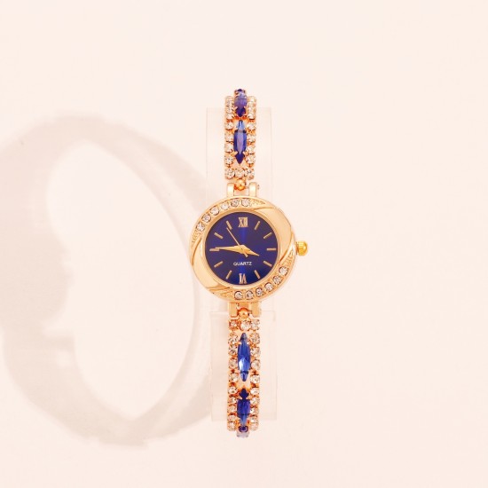 العلامة التجارية الجديدة 2024 Women's Gemstone Watch inlaid Diamond Watch ، Frasnable Student Claw Chain Watch Watch Watch Watch