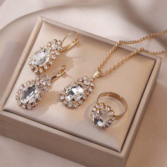 قلادات أوروبية وأمريكية عبر الإنترنت للنساء على الإنترنت المشاهير Zircon Zircon Menterasile Earrings Pendant Wath's Watch Stail Twist Metal Twist قلادات أوروبية وأمريكية عبر الإنترنت للنساء على الإنترنت المشاهير Zircon Zircon Menterasile Earrings Pendant Wath's Watch Stail Twist Metal Twist