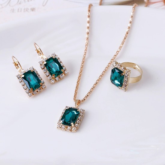 قلادات أوروبية وأمريكية عبر الإنترنت للنساء على الإنترنت المشاهير Zircon Zircon Menterasile Earrings Pendant Wath's Watch Stail Twist Metal Twist قلادات أوروبية وأمريكية عبر الإنترنت للنساء على الإنترنت المشاهير Zircon Zircon Menterasile Earrings Pendant Wath's Watch Stail Twist Metal Twist