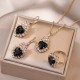 قلادات أوروبية وأمريكية عبر الإنترنت للنساء على الإنترنت المشاهير Zircon Zircon Menterasile Earrings Pendant Wath's Watch Stail Twist Metal Twist قلادات أوروبية وأمريكية عبر الإنترنت للنساء على الإنترنت المشاهير Zircon Zircon Menterasile Earrings Pendant Wath's Watch Stail Twist Metal Twist