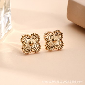 التيتانيوم الصلب البرسيم أقراط النساء في الرياح 100 مزاجه أقراط أوروبا والولايات المتحدة عبر الحدود أزياء بالجملة في اتجاه الرياح التيتانيوم الصلب البرسيم أقراط النساء في الرياح 100 مزاجه أقراط أوروبا والولايات المتحدة عبر الحدود أزياء بالجملة في اتجاه الرياح