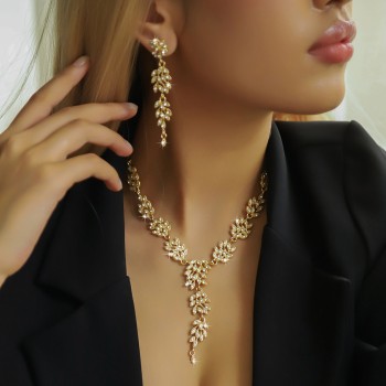 أزياء كلاسيكية الأزياء والمجوهرات سبايك القمح الإبداعية قلادة أقراط الماس اثنين من مجموعات من الأزياء والاكسسوارات الزفاف